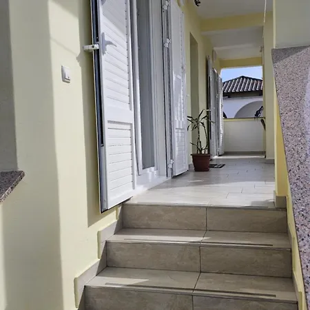Boric Apartment Lopar