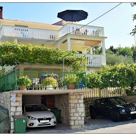 Boric Apartment Lopar